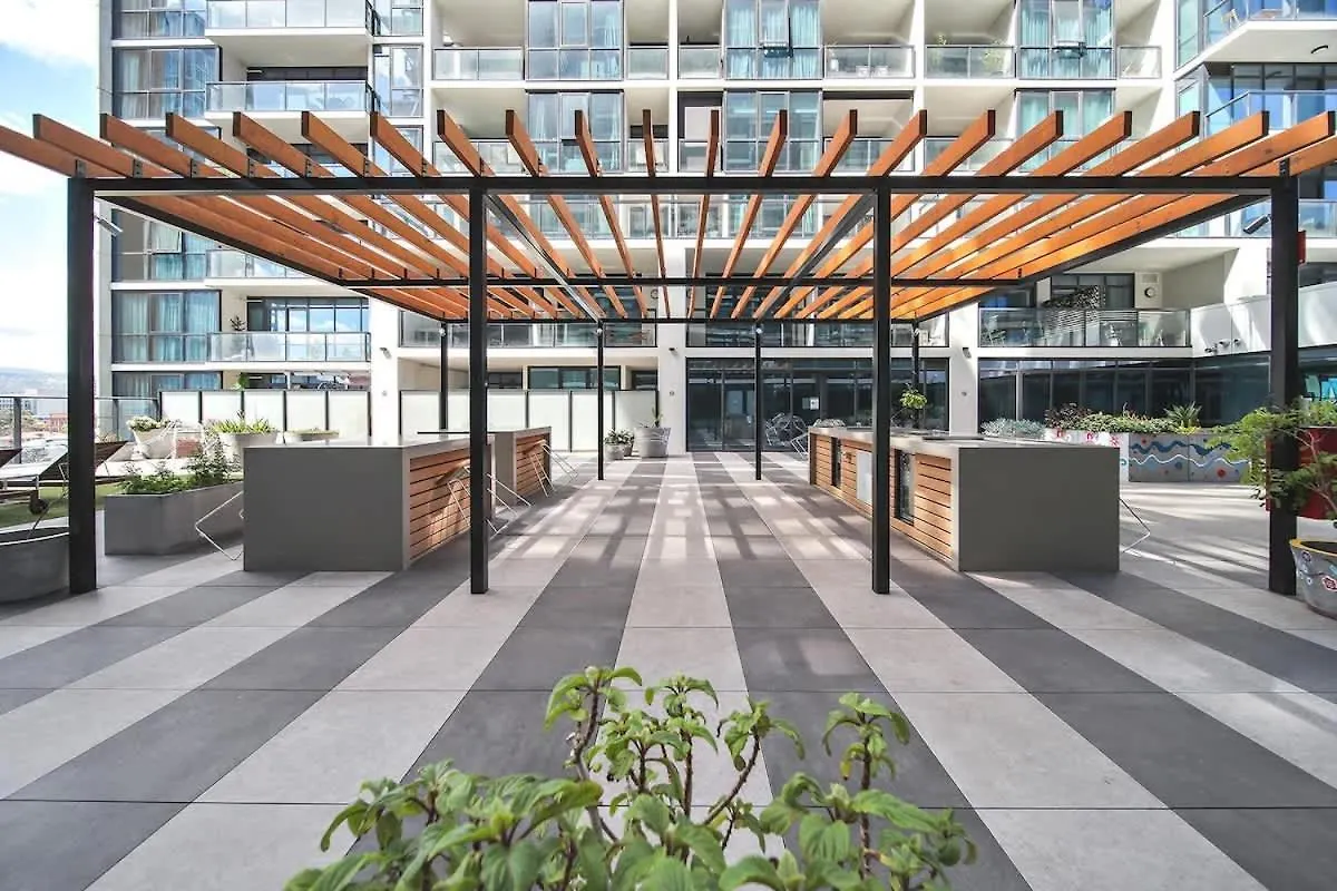 Luxury Cbd Escape - 1Br Apartment With Pool & Gym Adelaide