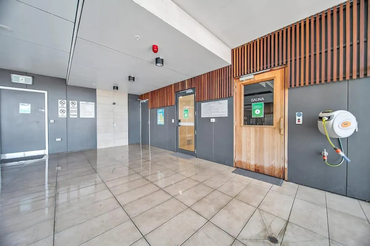 Luxury Cbd Escape - 1Br Apartment With Pool & Gym Adelaide
