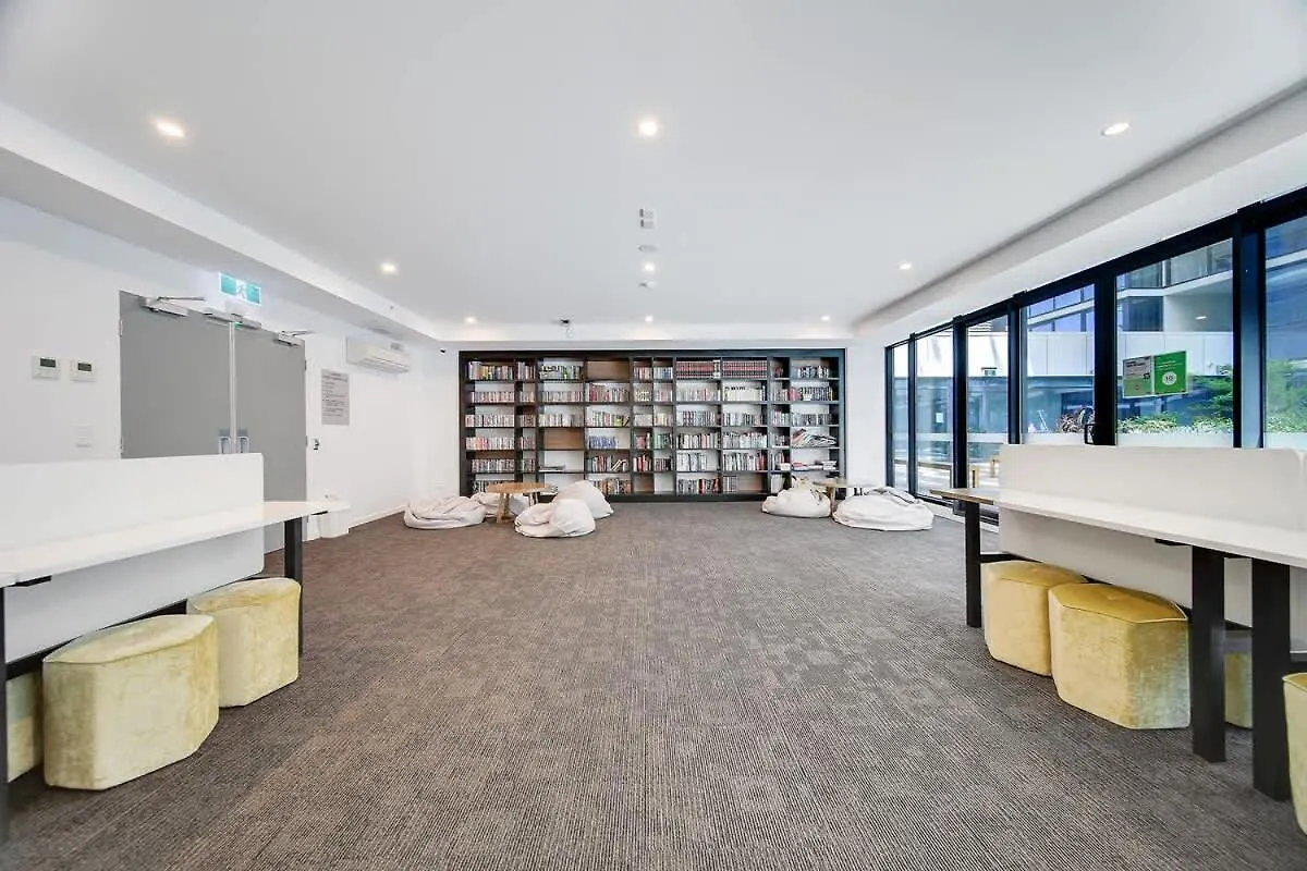 Luxury Cbd Escape - 1Br Apartment With Pool & Gym Adelaide