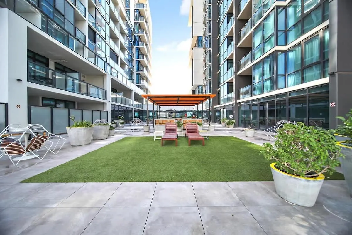 Luxury Cbd Escape - 1Br Apartment With Pool & Gym Adelaide 0*,  Australia