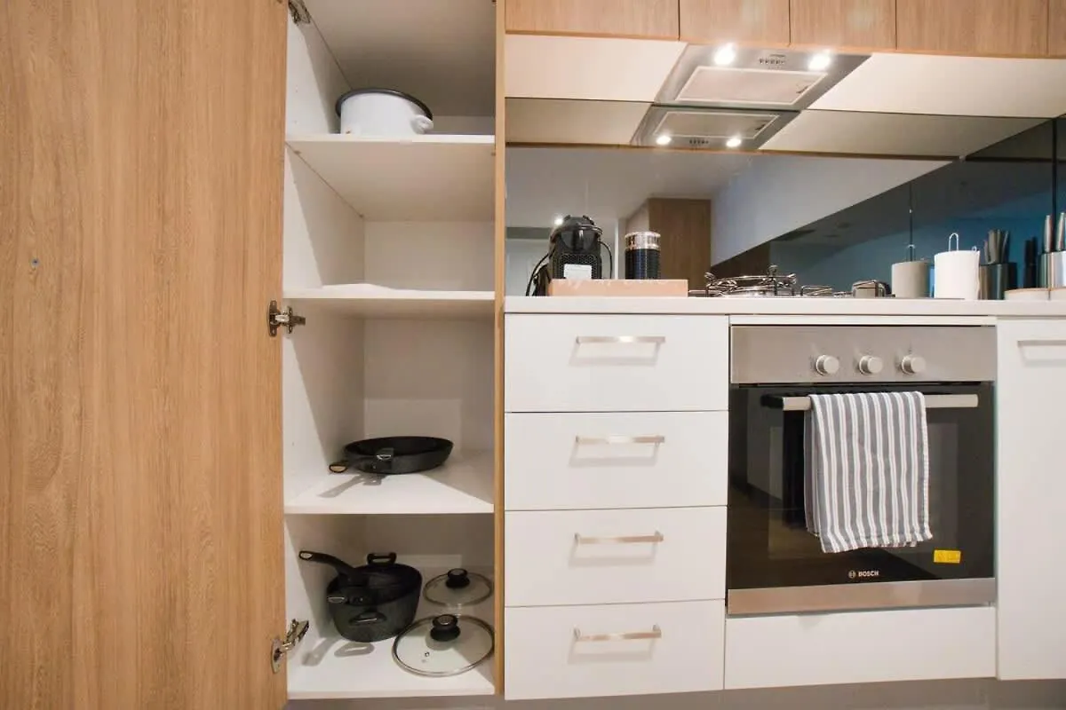 Luxury Cbd Escape - 1Br Apartment With Pool & Gym Adelaide