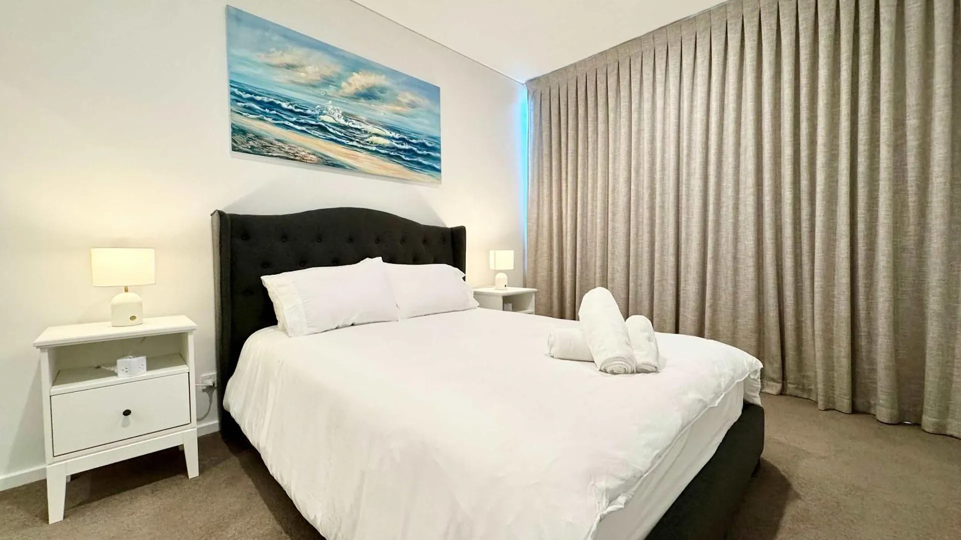 Luxury Cbd Escape - 1Br Apartment With Pool & Gym Adelaide
