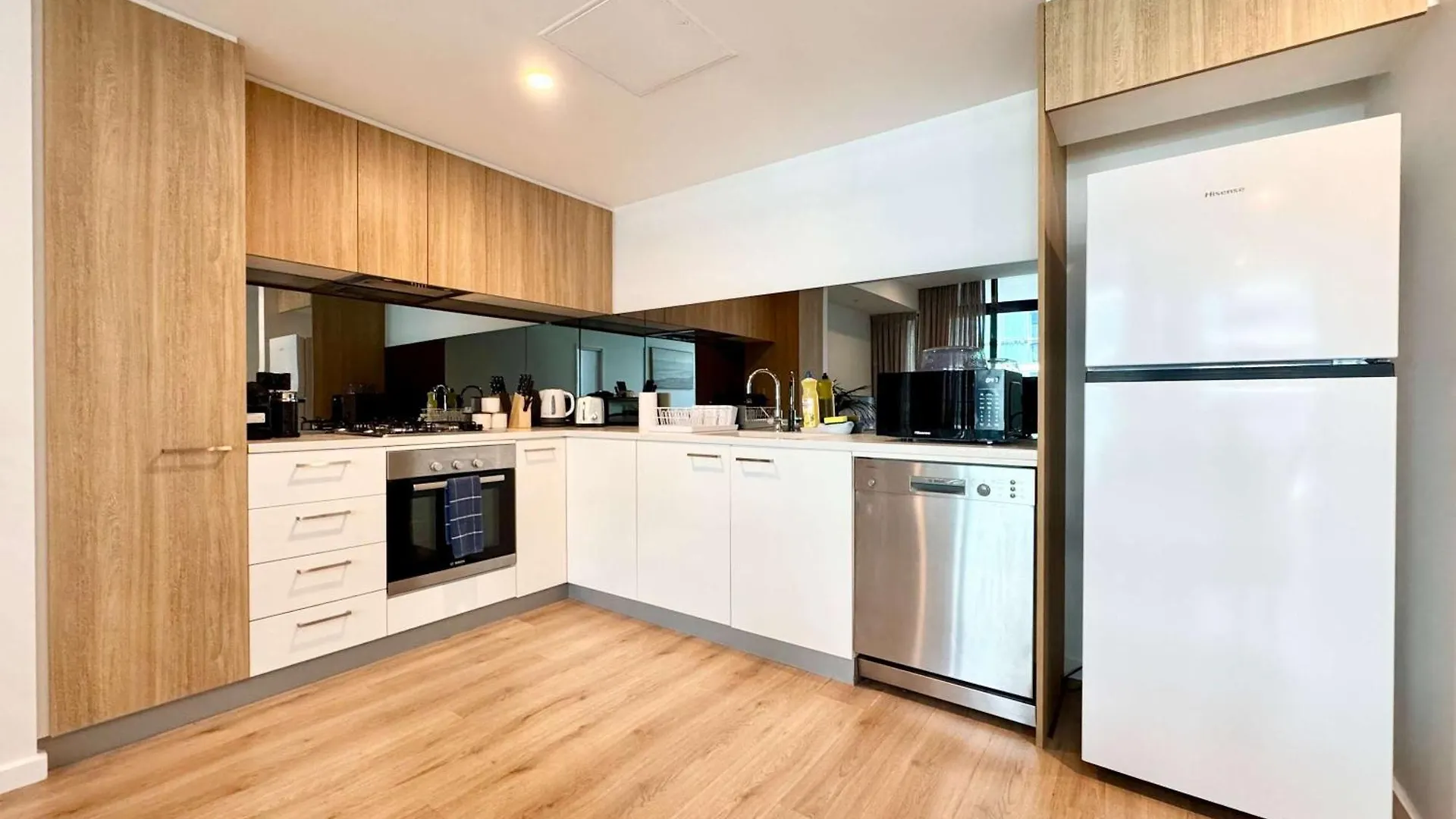 Luxury Cbd Escape - 1Br Apartment With Pool & Gym Adelaide 0*,  Australia